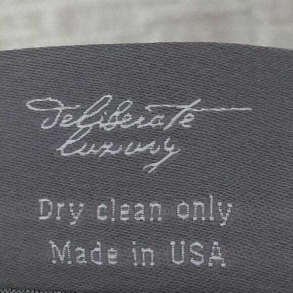 NWOT NEW Aviva Stanoff Black/Brown Faux Fur Luxury Designer Pillow 20" x 20 - Picture 4 of 4